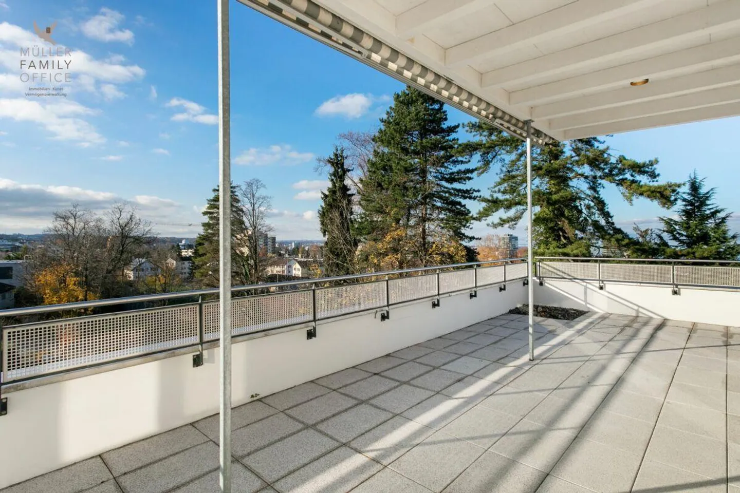 Ruhige Eleganz mit Aussicht - 5 1/2 Zimmer-Attika-Wohnung mit Blick auf den Bodensee - Photo 5 sur 13