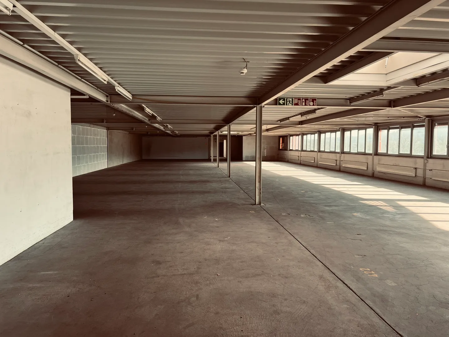 Secure Storage Boxes in Coppet - Photo 5 of 8