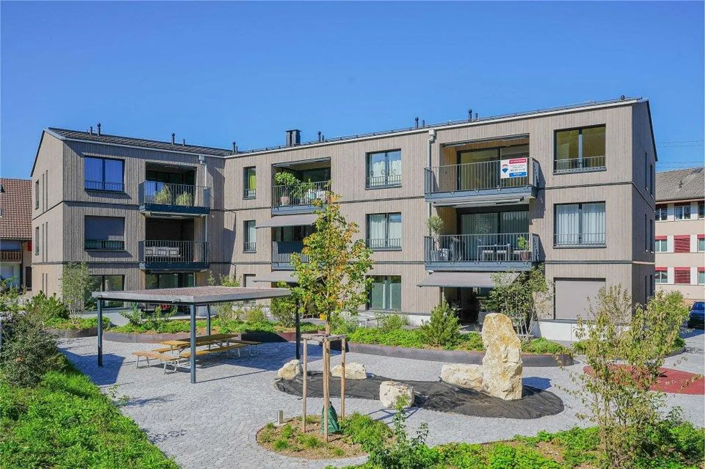 Vivre de manière durable et centrale : Un autre penthouse de 4,5 pièces prêt à emménager - Photo 11 sur 13