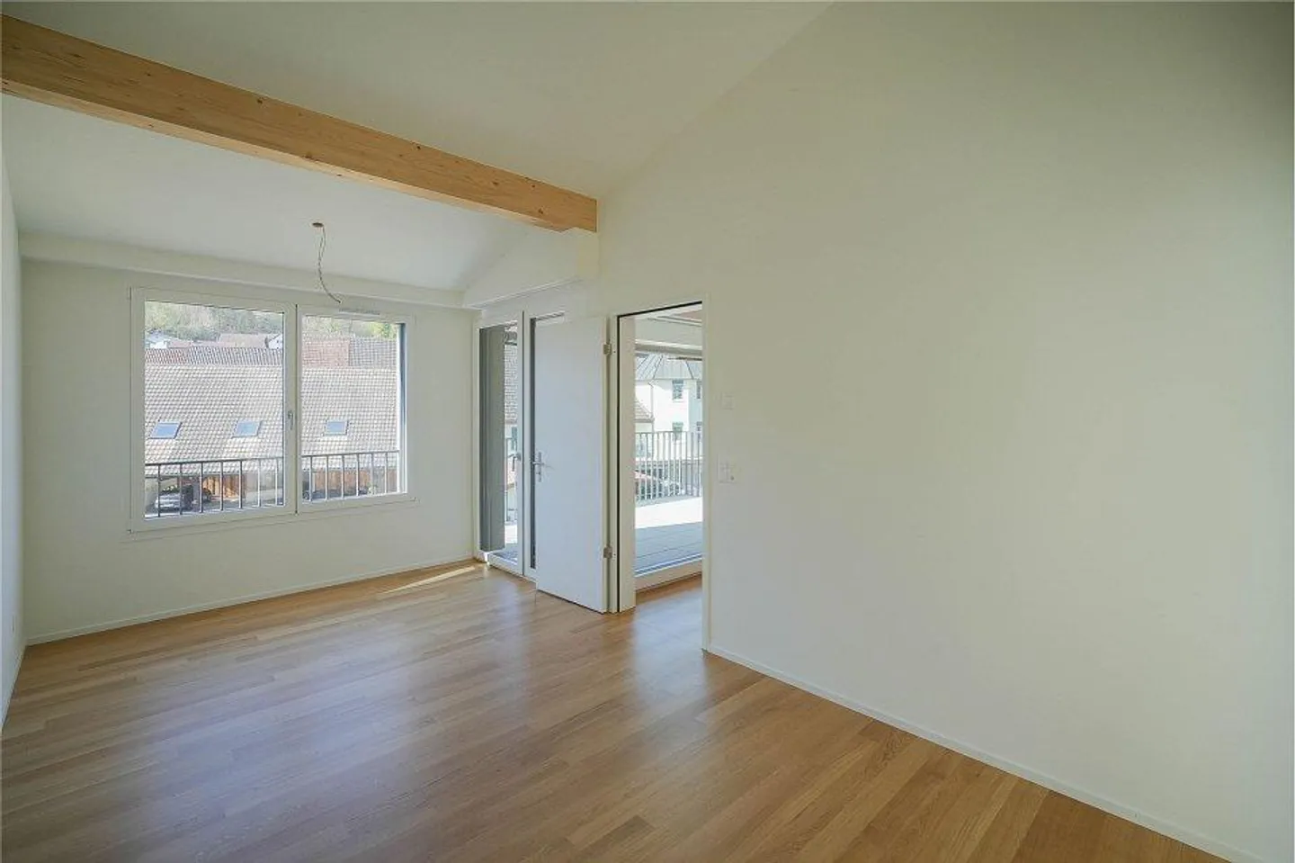 Vivre de manière durable et centrale : Un autre penthouse de 4,5 pièces prêt à emménager - Photo 12 sur 13