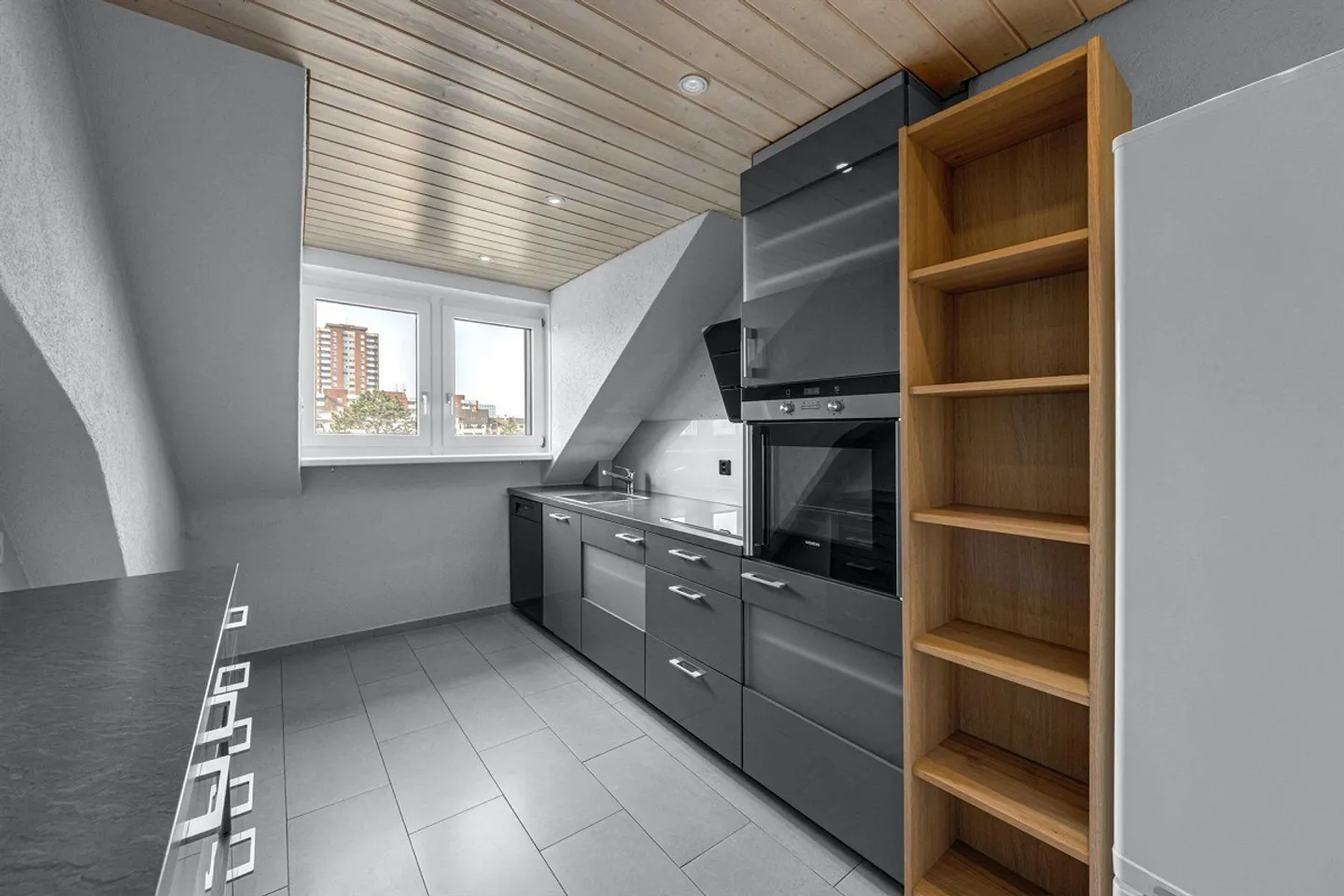 Appartement en duplex de 4 pièces sans balcon Location temporaire jusqu'au 30 novembre 2028 - Photo 2 sur 12