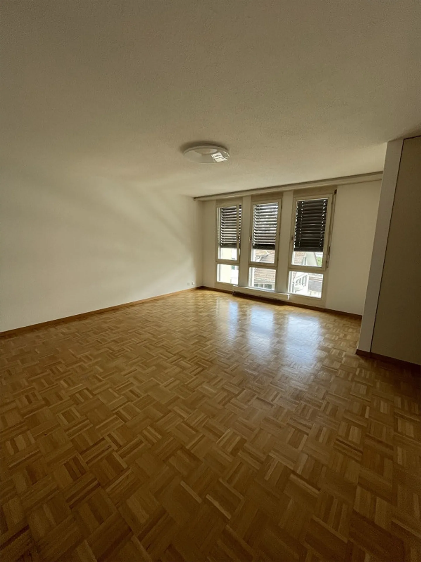 Appartement 1 pièce au cœur de Lucerne - Photo 2 sur 4