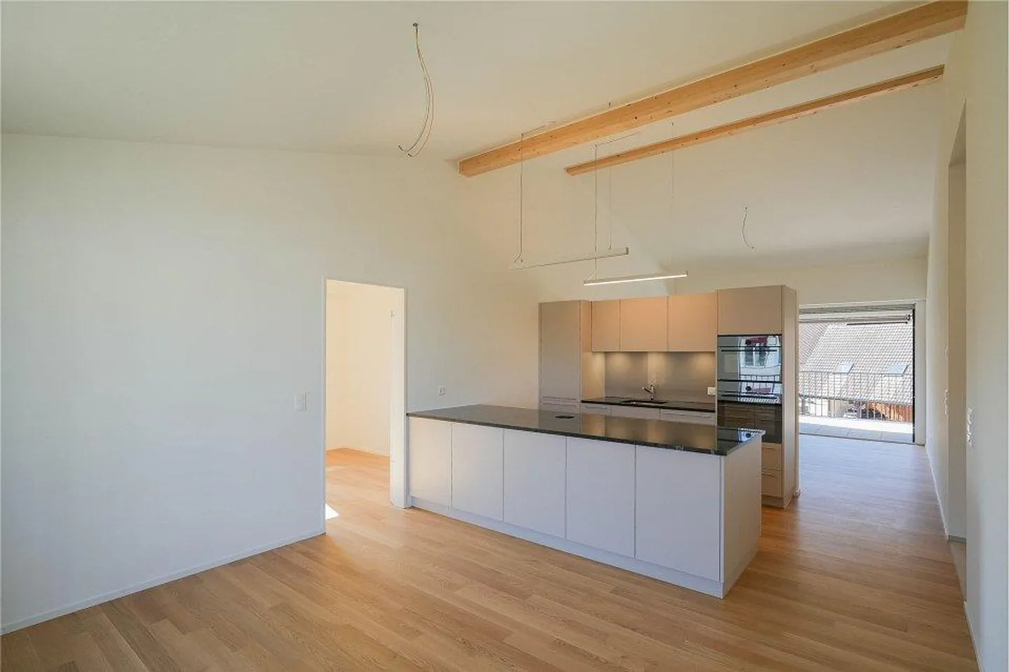 Vivre de manière durable et centrale : Un autre penthouse de 4,5 pièces prêt à emménager - Photo 2 sur 13