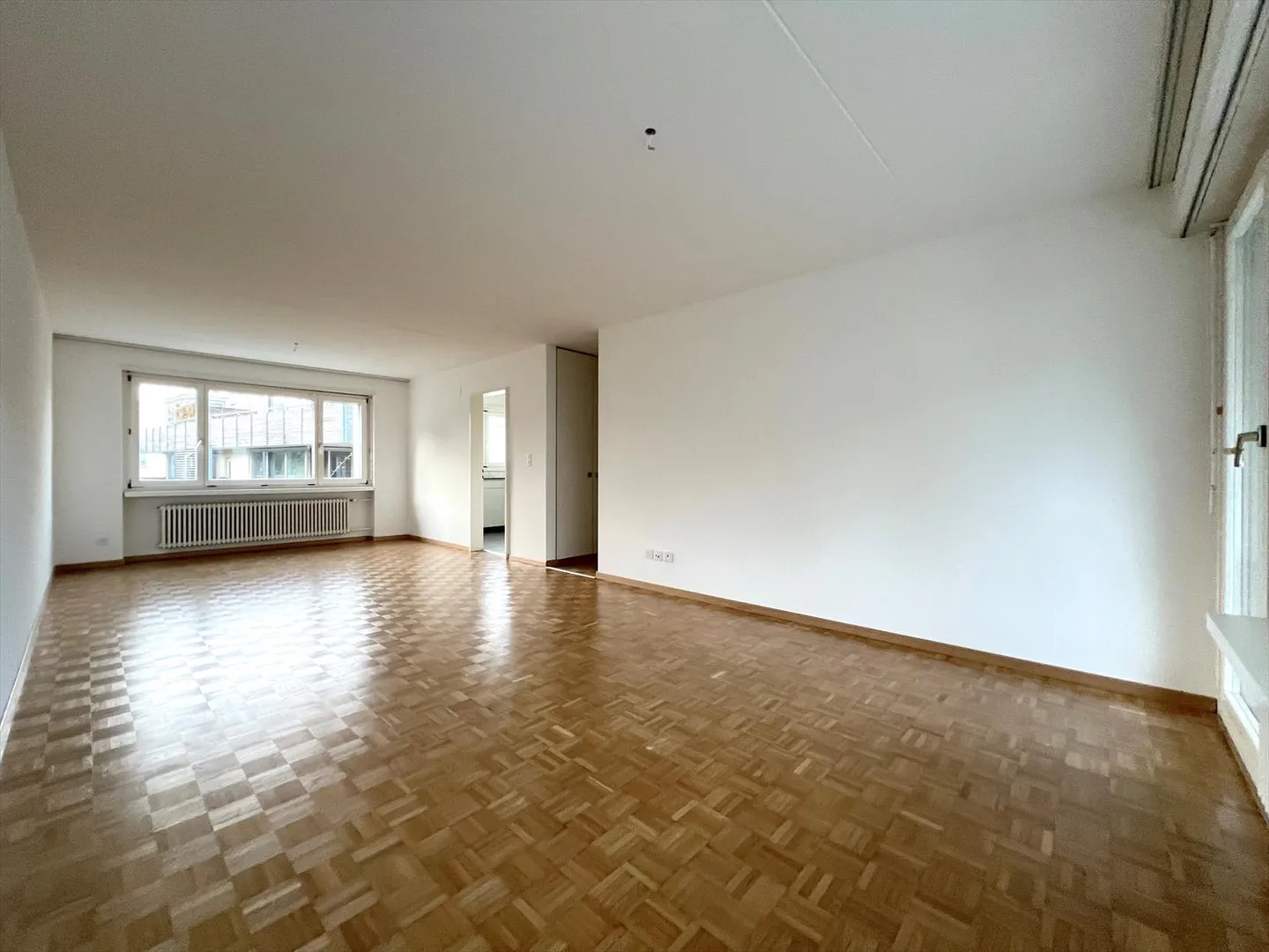 Cozy and centrally located apartment with a view! - Photo 3 of 7