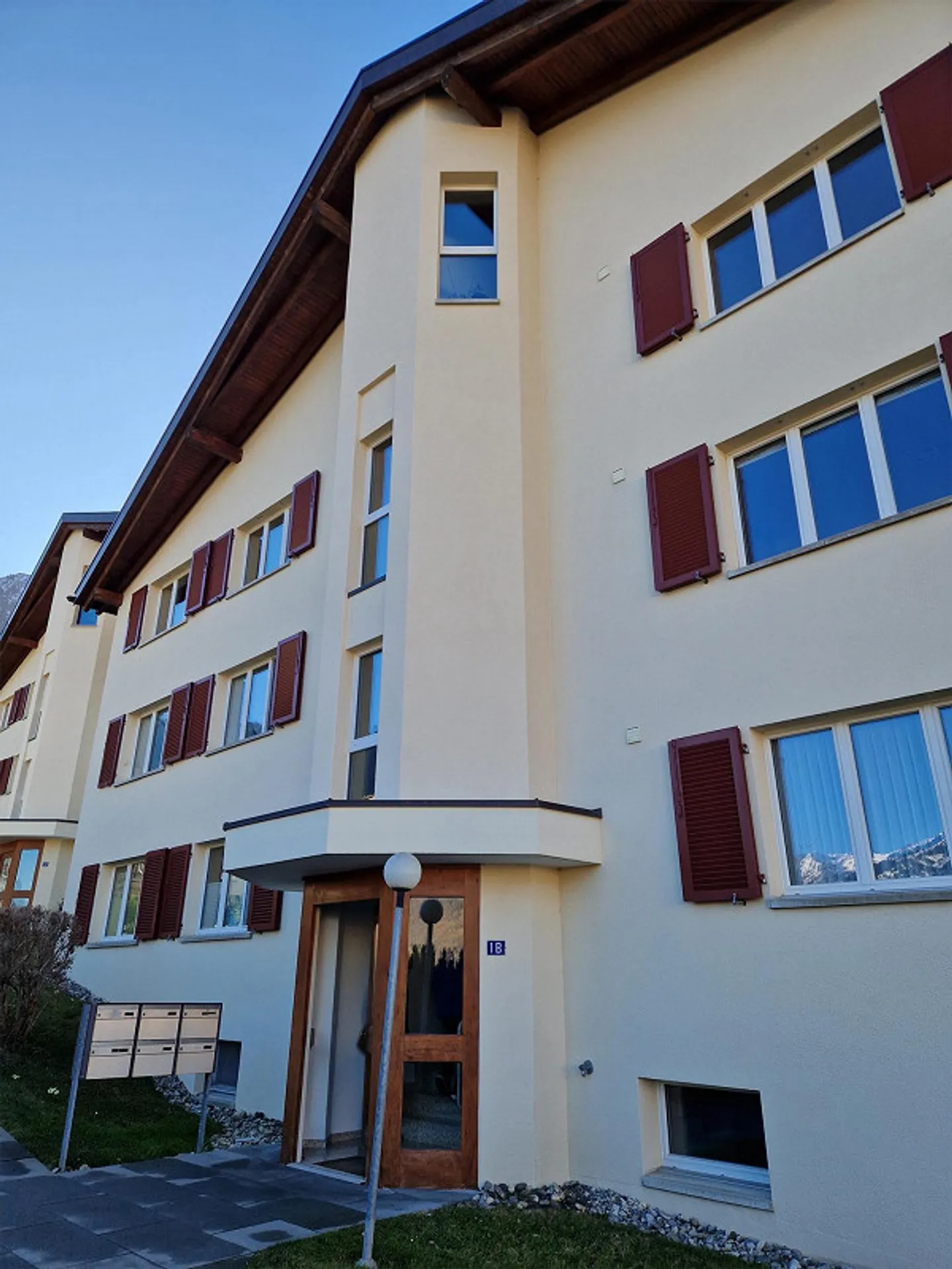 Appartamento duplex di 5,5 stanze - Foto 2 di 12