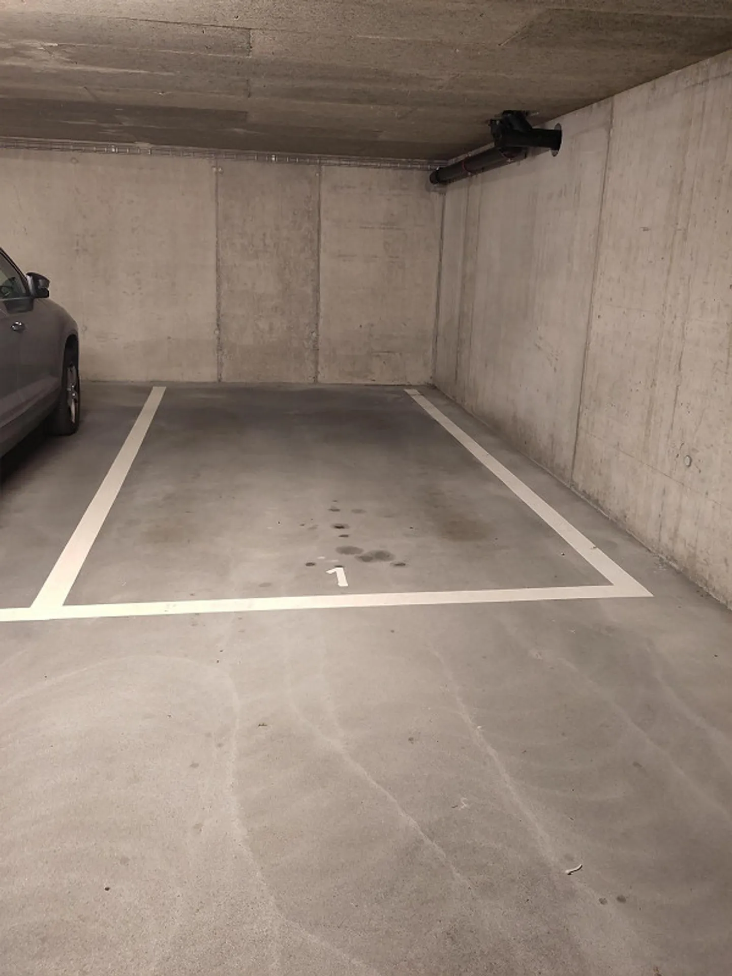 Place de parking n° 1 - Photo 1 sur 4