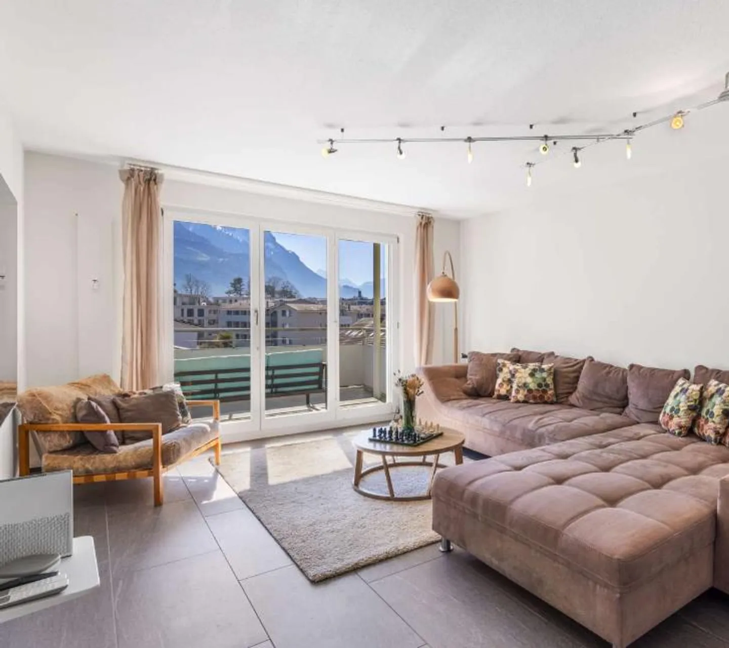 Bel appartement de 5.5 pièces avec un standard de finition élevé à Brunnen - Photo 7 sur 10