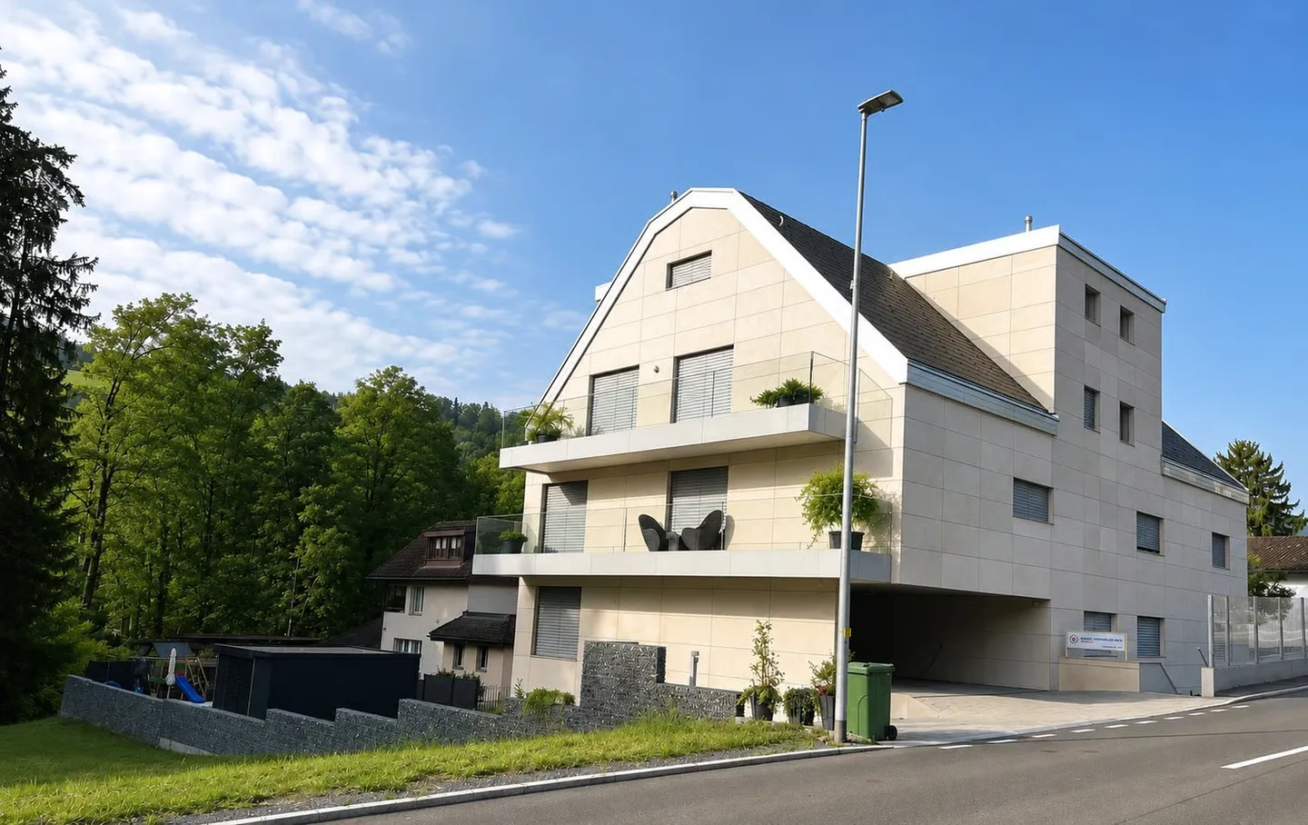 Appartamento giardino confortevole di 4-5 stanze con veranda di 32 m2 a Wilen vicino a Wollerau - Foto 4 di 15