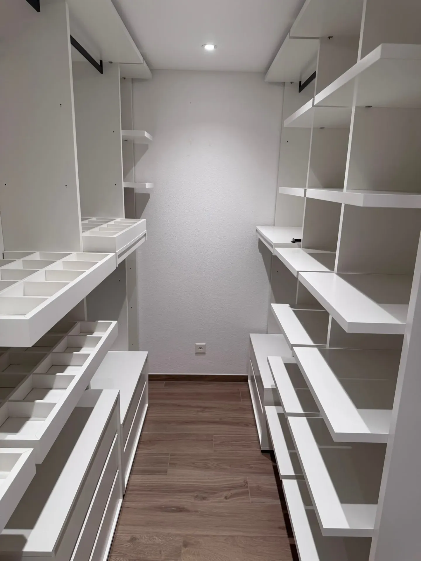 Appartamento giardino confortevole di 4-5 stanze con veranda di 32 m2 a Wilen vicino a Wollerau - Foto 7 di 15