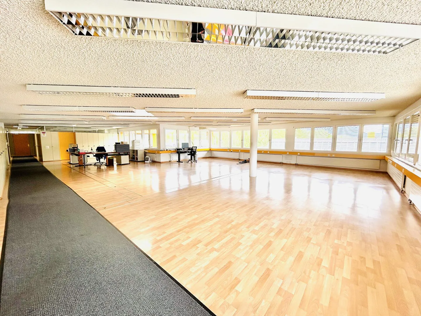 68 m² Office/Commercial Space (First Occupancy) - Photo 1 of 5