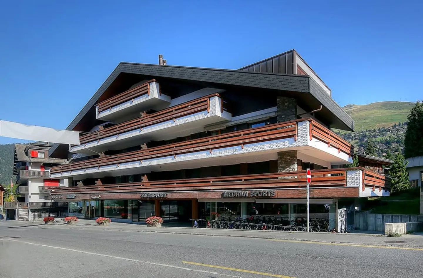 Spazio commerciale e uffici nel centro città - Foto 1 di 13