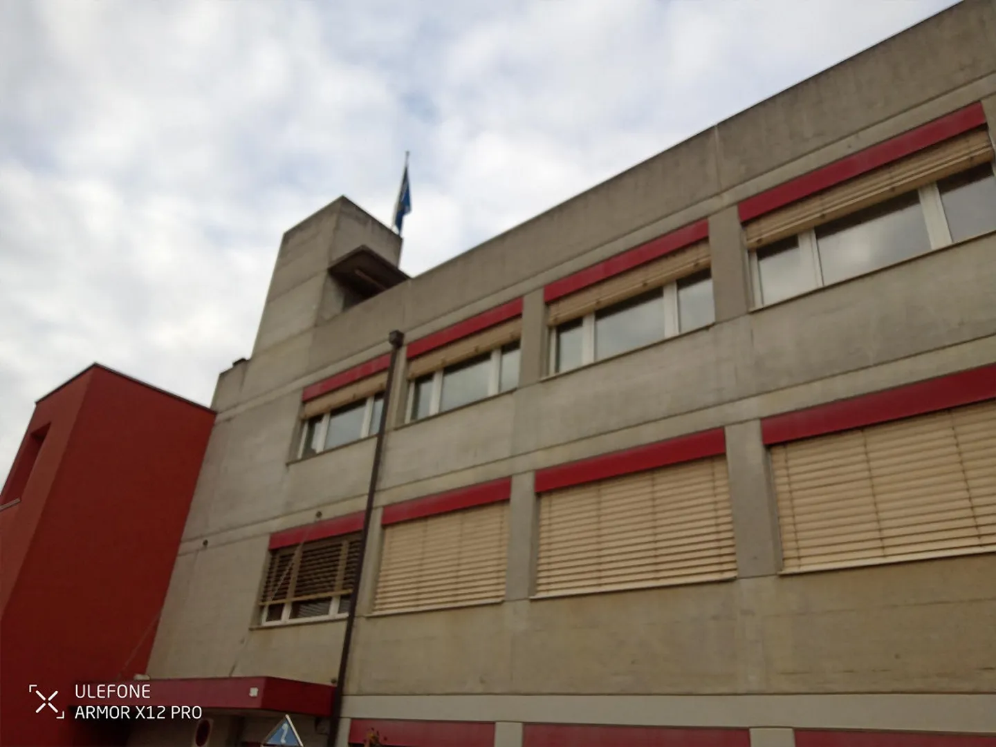 Spazi commerciali versatili per studio, pratica o ufficio disponibili immediatamente - Foto 7 di 8