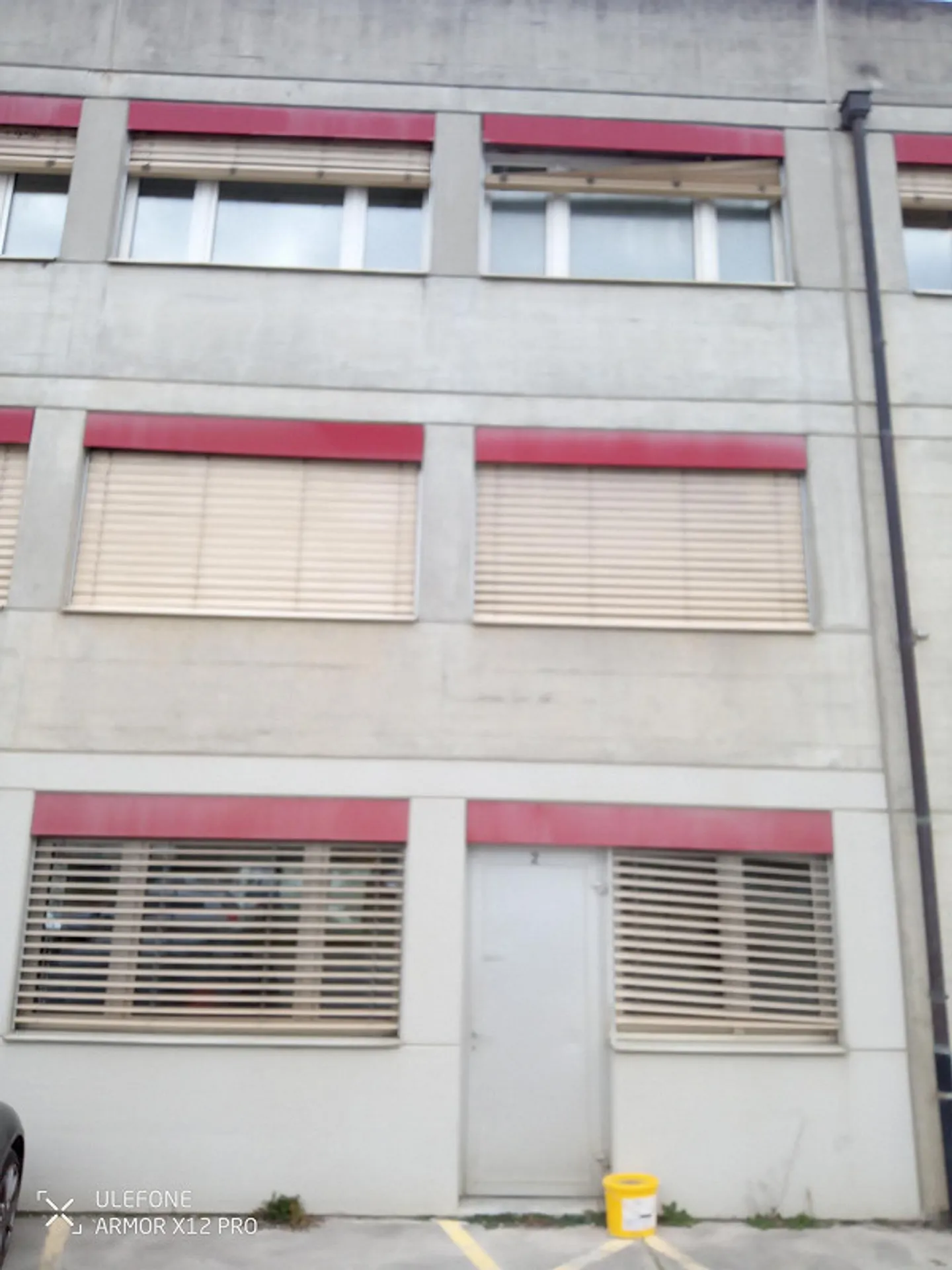 Spazi commerciali versatili per studio, pratica o ufficio disponibili immediatamente - Foto 8 di 8