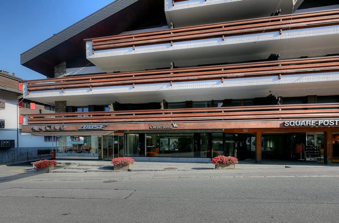 Spazio commerciale e uffici nel centro città - Foto 2 di 13