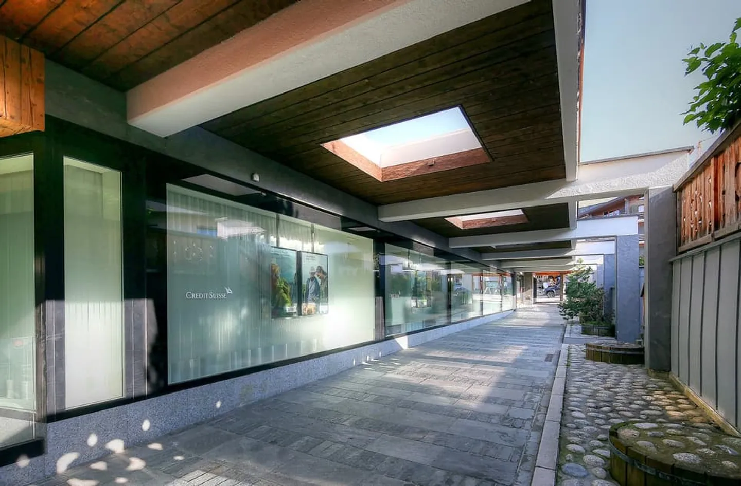 Spazio commerciale e uffici nel centro città - Foto 3 di 13