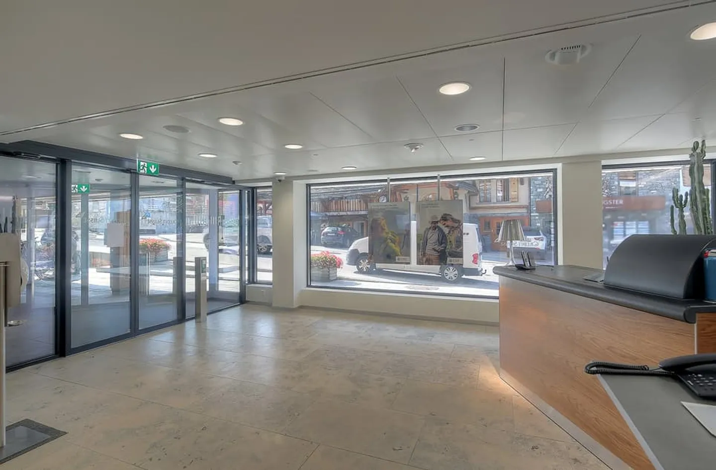 Spazio commerciale e uffici nel centro città - Foto 5 di 13