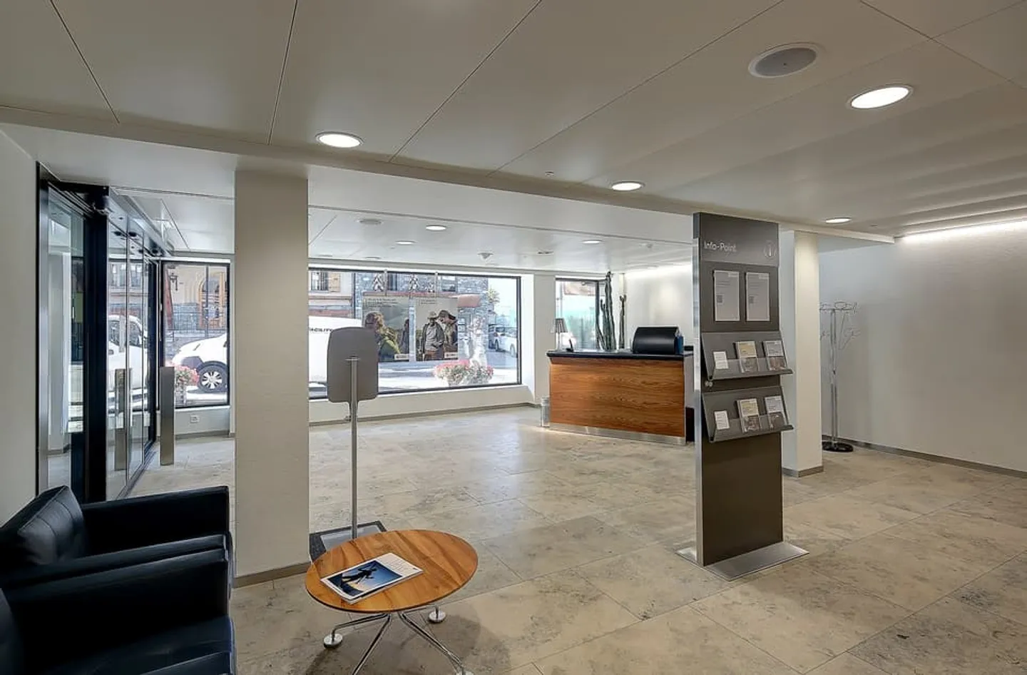 Spazio commerciale e uffici nel centro città - Foto 7 di 13