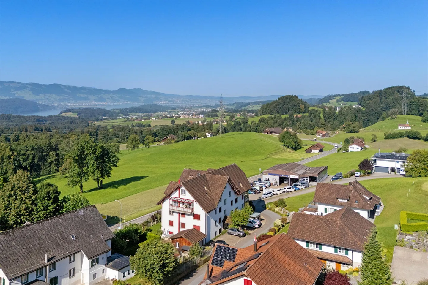 Beautiful, spacious and bright 4.5 room apartment with a wide view - Photo 1 of 30