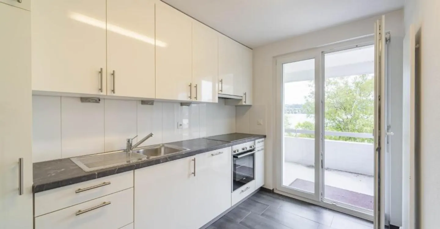 Single apartment directly on Lake Zurich! - Photo 1 of 4
