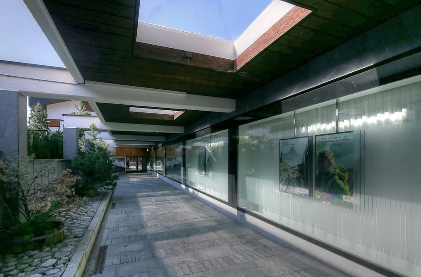 Spazio commerciale e uffici nel centro città - Foto 4 di 13