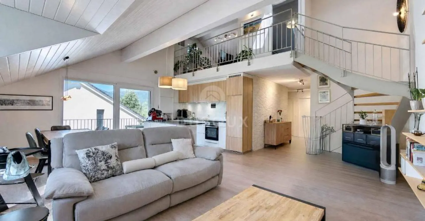 DUPLEX HELLE WOHNUNG IN GRÜNER UMGEBUNG - Foto 1 von 12