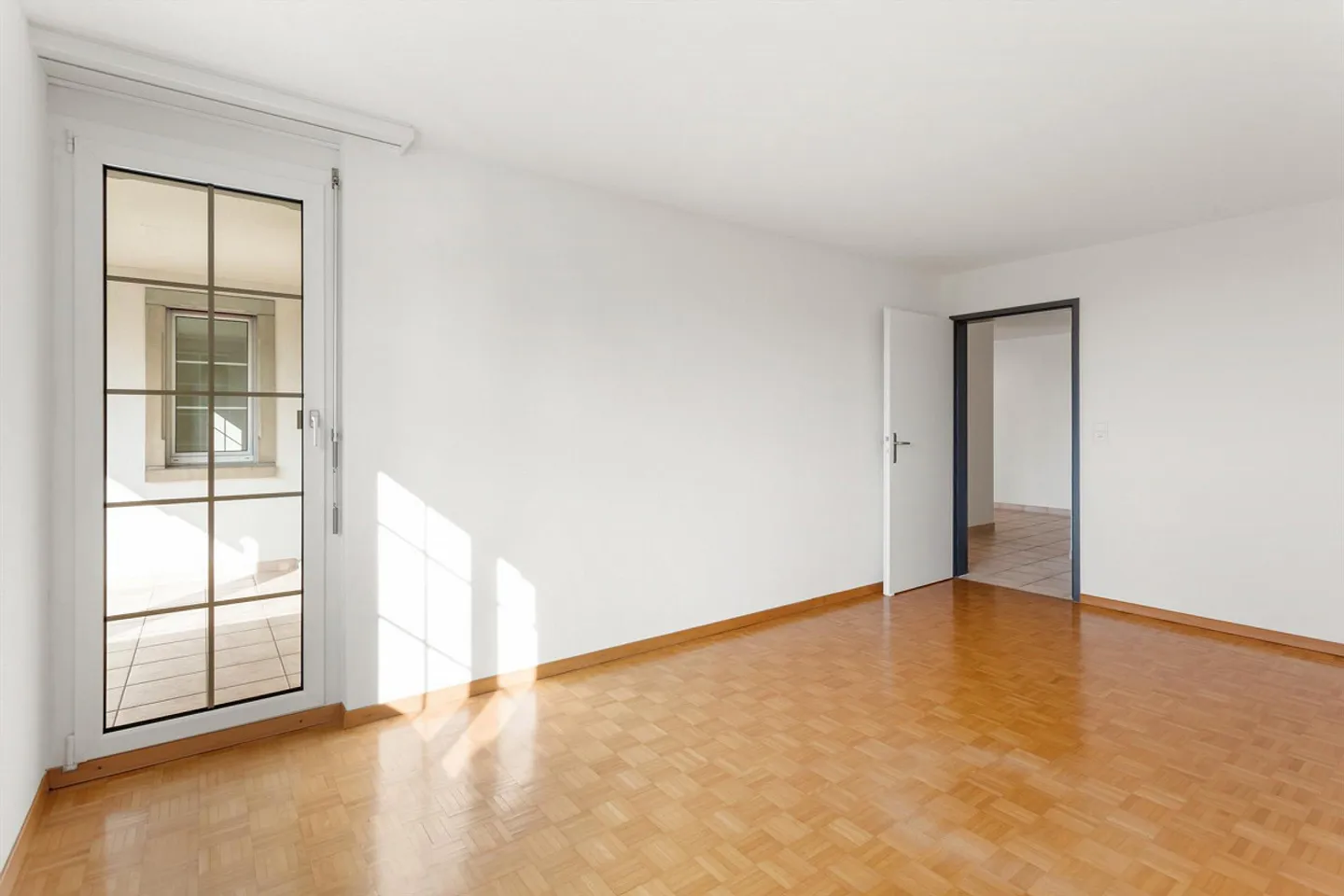 Beautiful, spacious and bright 4.5 room apartment with a wide view - Photo 10 of 30