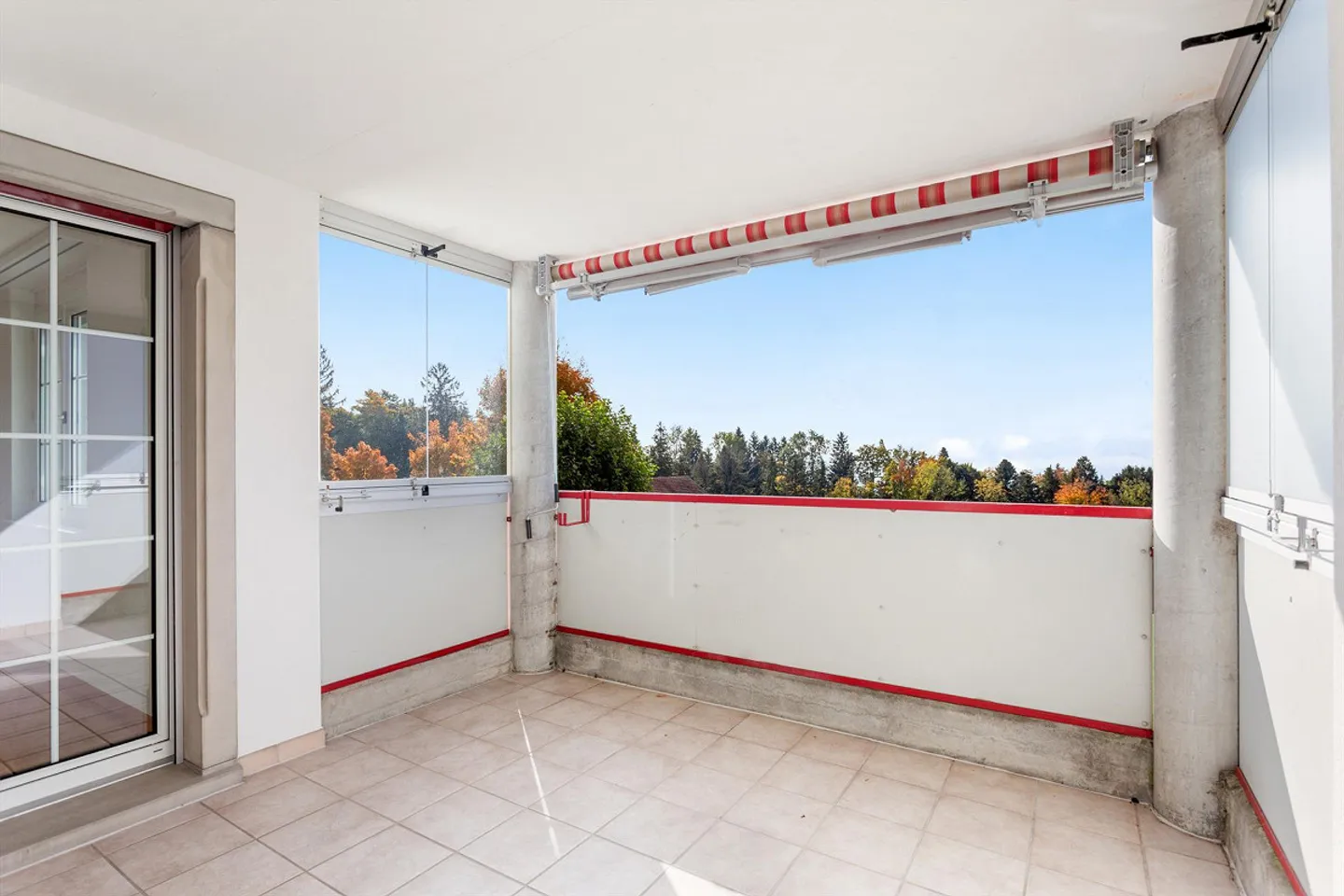 Beautiful, spacious and bright 4.5 room apartment with a wide view - Photo 12 of 30