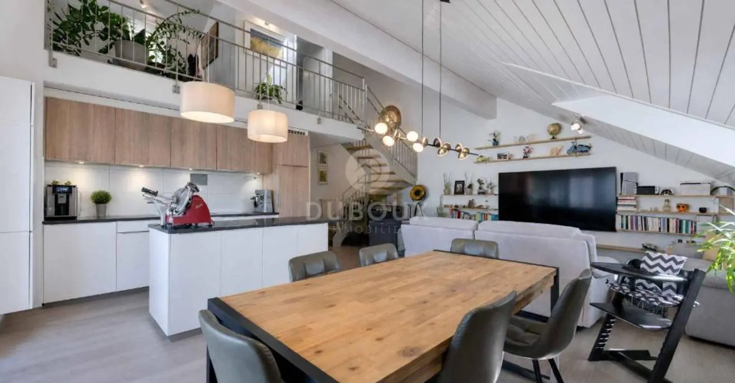 DUPLEX HELLE WOHNUNG IN GRÜNER UMGEBUNG - Foto 2 von 12