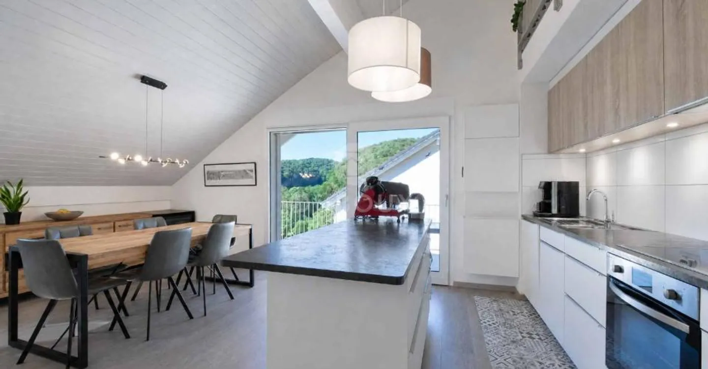 DUPLEX HELLE WOHNUNG IN GRÜNER UMGEBUNG - Foto 3 von 12