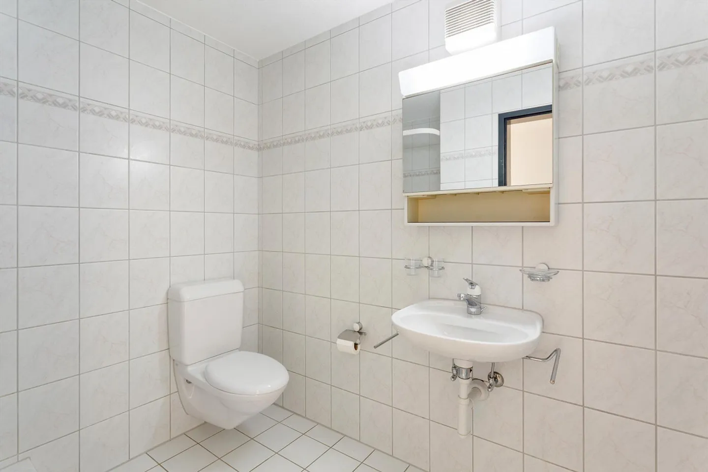 Beautiful, spacious and bright 4.5 room apartment with a wide view - Photo 15 of 30