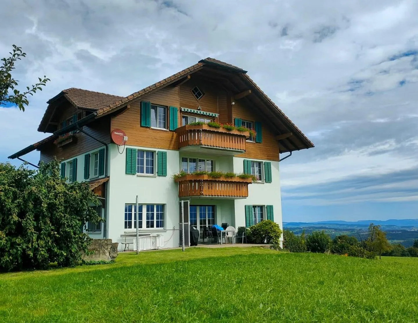 Ihr neues Zuhause: Grosszügige Dachwohnung mit Weitblick - Foto 1 von 8