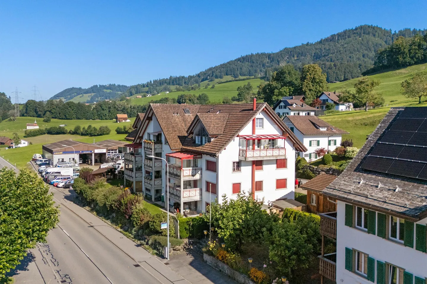 Beautiful, spacious and bright 4.5 room apartment with a wide view - Photo 24 of 30