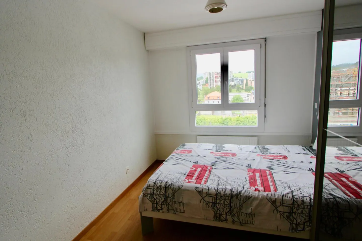 Appartement rénové avec véranda - Photo 9 sur 11