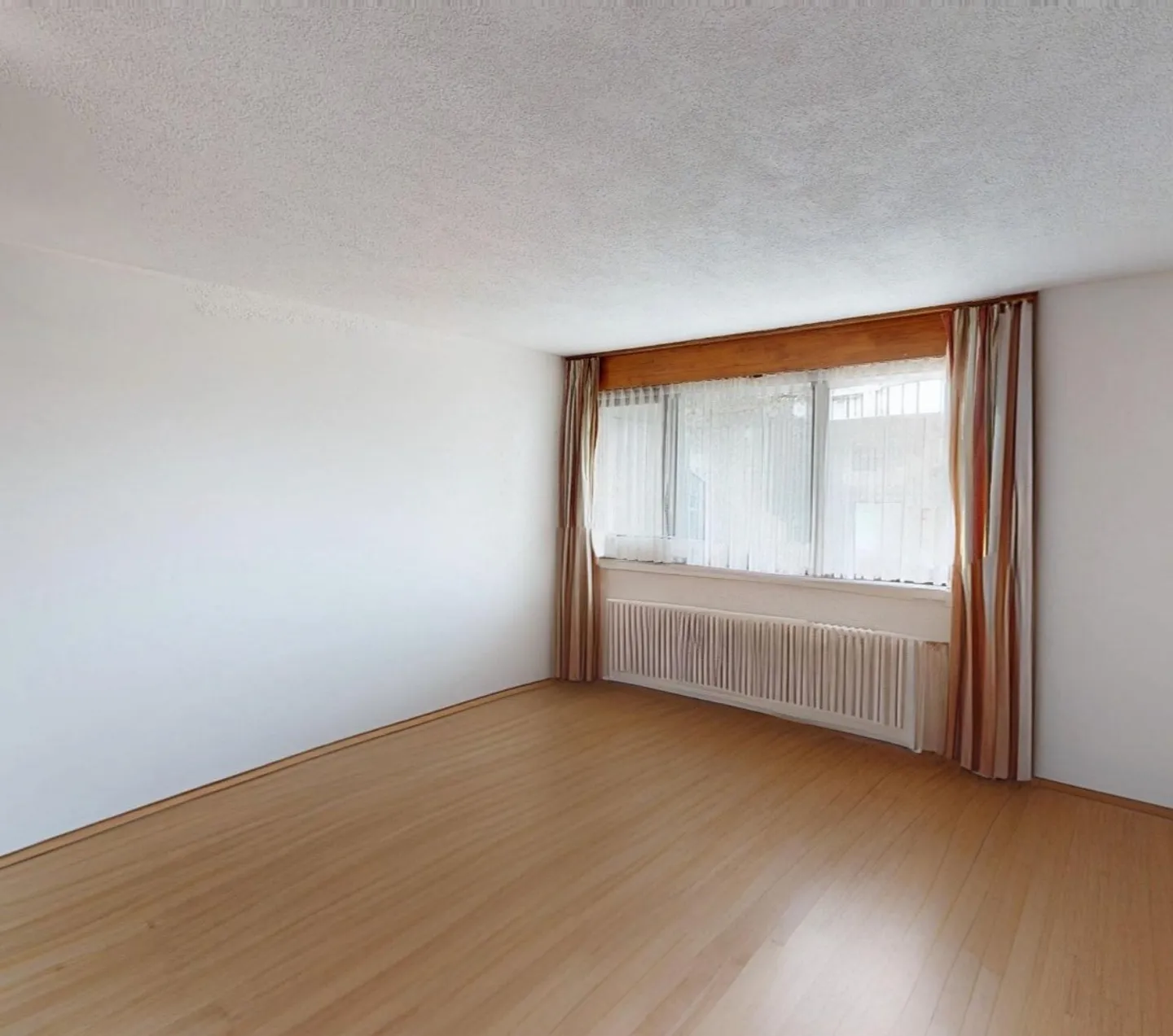 6.5-Room Single-Family House with Panoramic View and Garden Paradise - Photo 10 of 17