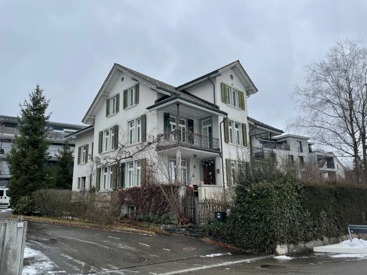 Maison jumelée de 7,5 pièces à louer - Photo 1 sur 13