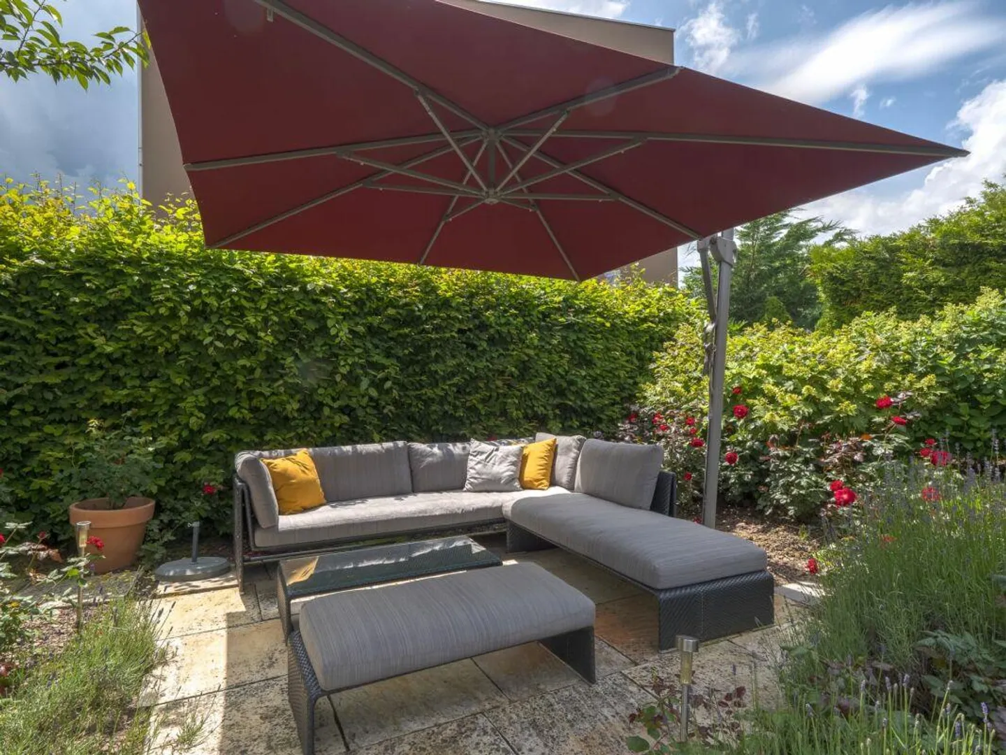 Gioiello del giardino con appartamento duplex 4.5 Z' e molta privacy - Foto 11 di 13