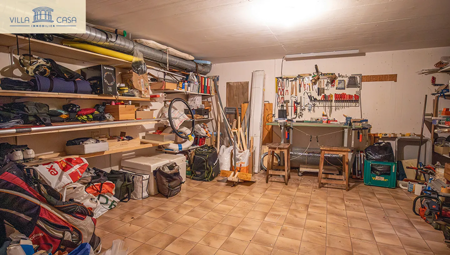 Attractive Corner House with Separate Garden on 495 m² Plot - Photo 8 of 25