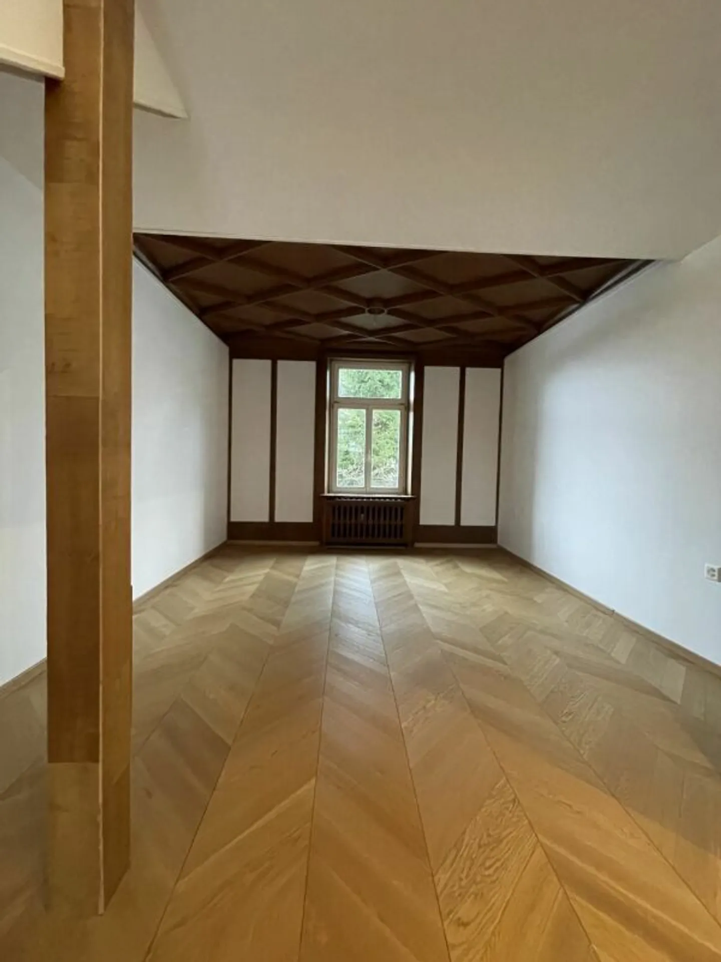 Maison jumelée de 7,5 pièces à louer - Photo 4 sur 13
