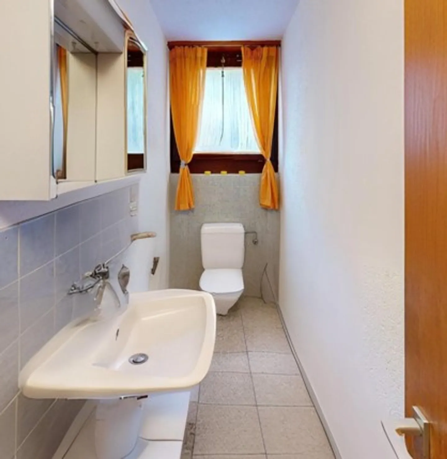 6.5-Room Single-Family House with Panoramic View and Garden Paradise - Photo 13 of 17