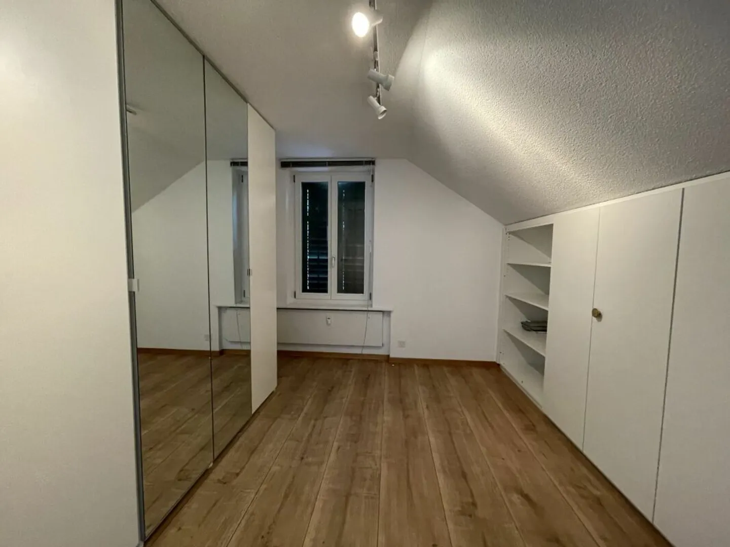 Maison jumelée de 7,5 pièces à louer - Photo 13 sur 13