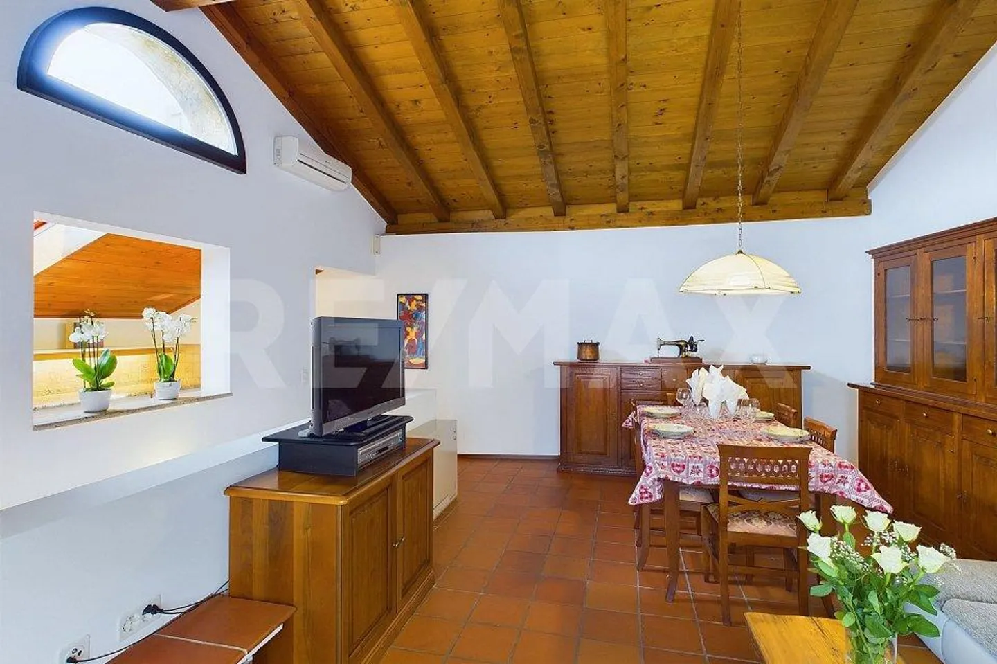 Casa di nucleo spaziosa e confortevole ad Albonago - Foto 5 di 13