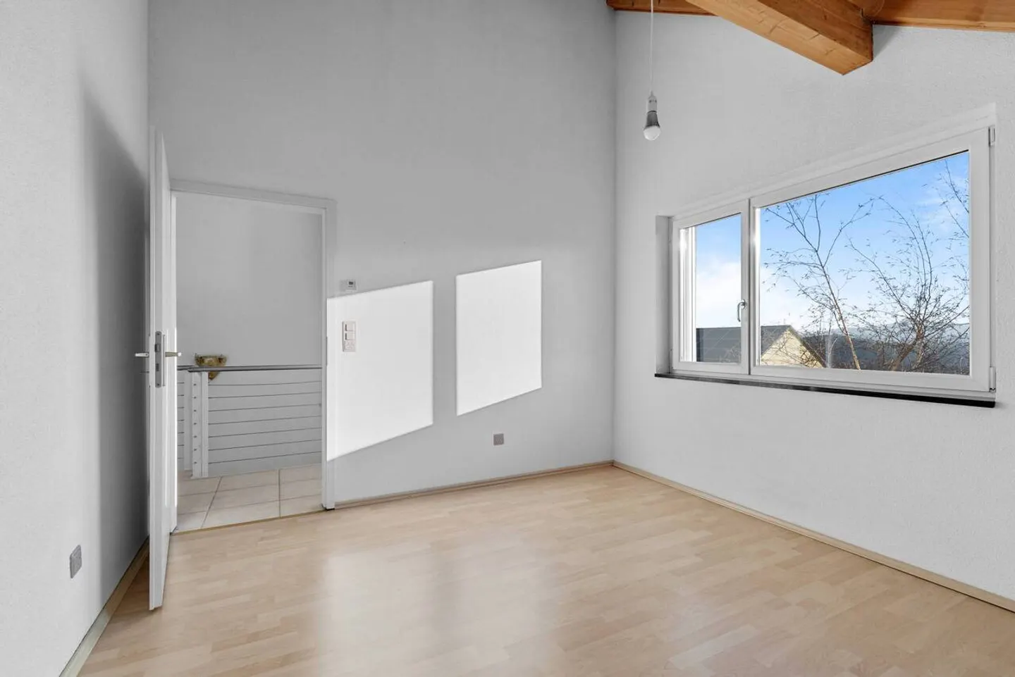 Geräumiges Einfamilienhaus mit Pool - Foto 12 von 12