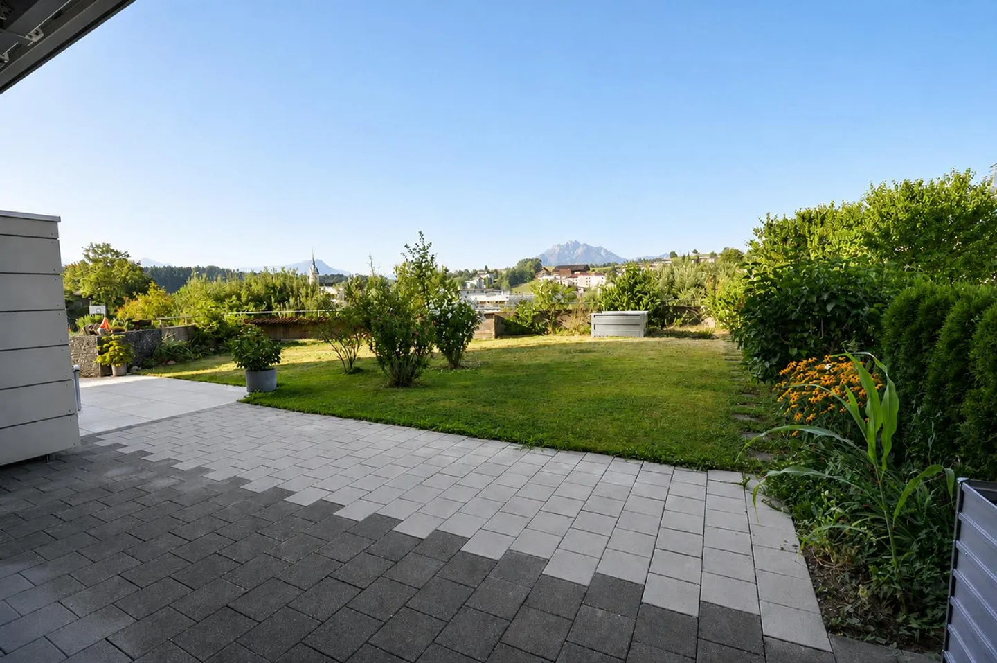 Appartement familial très central et calme avec grand jardin - Photo 1 sur 8