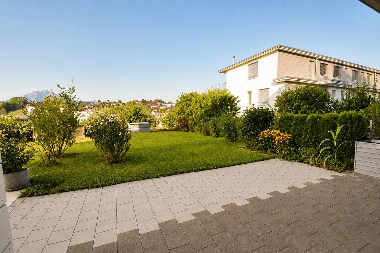 Appartement familial très central et calme avec grand jardin - Photo 2 sur 8