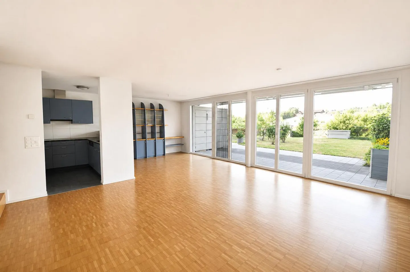 Appartement familial très central et calme avec grand jardin - Photo 3 sur 8