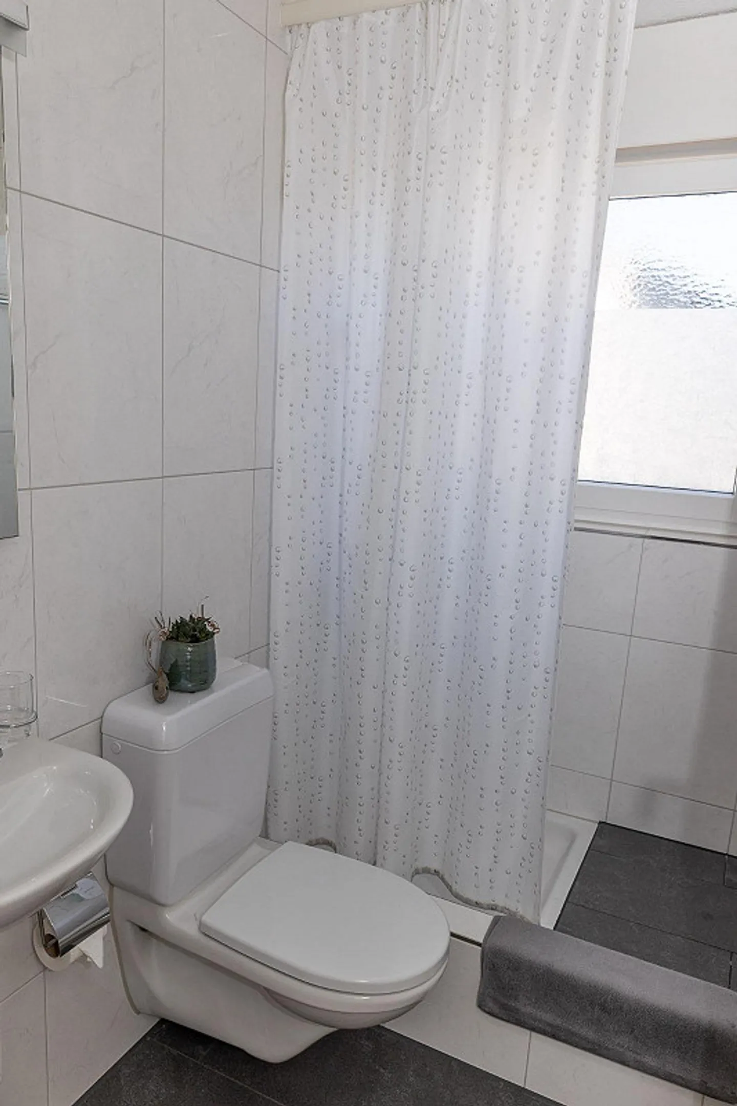 Appartement 4,5 pièces avec salle de loisirs dans un quartier adapté aux enfants - Photo 7 sur 8