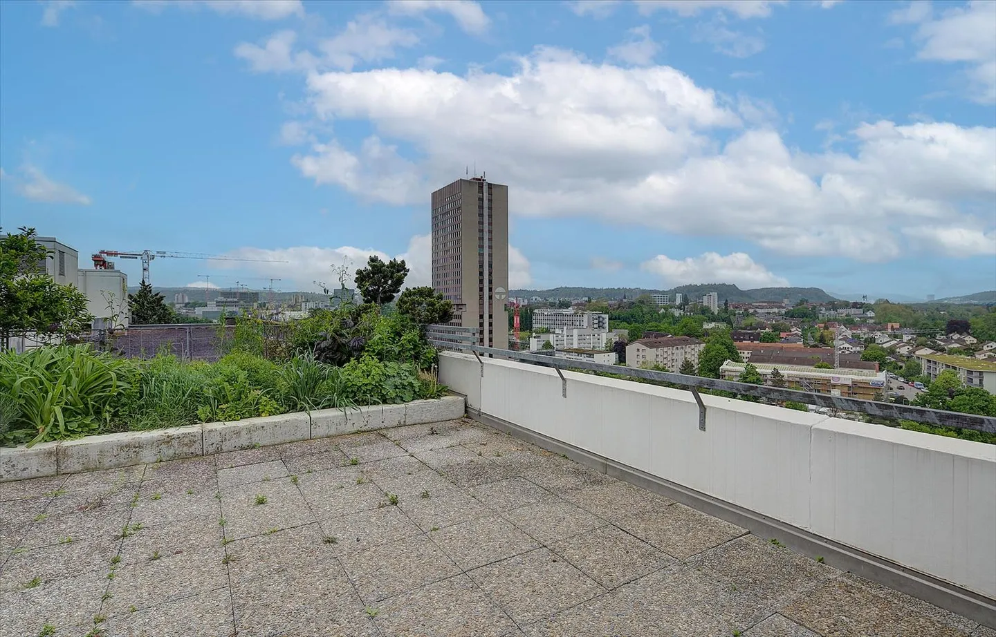 Penthouse for rent - Photo 4 of 6