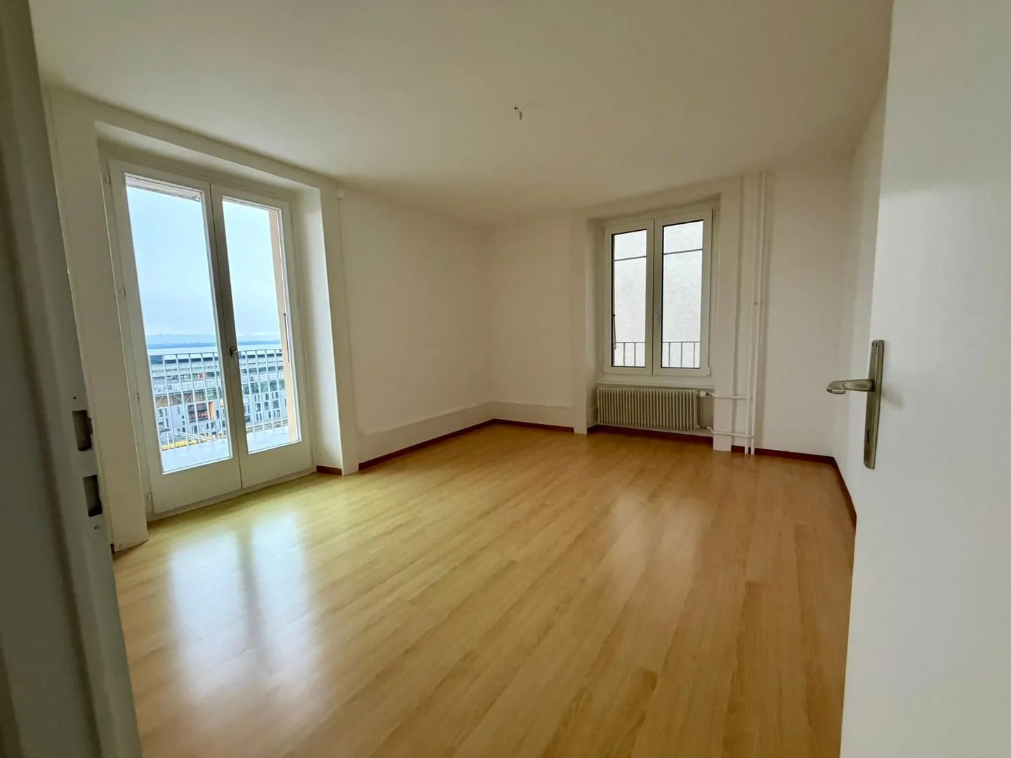 Bel Appartement avec Vue sur le Lac - Photo 3 sur 4