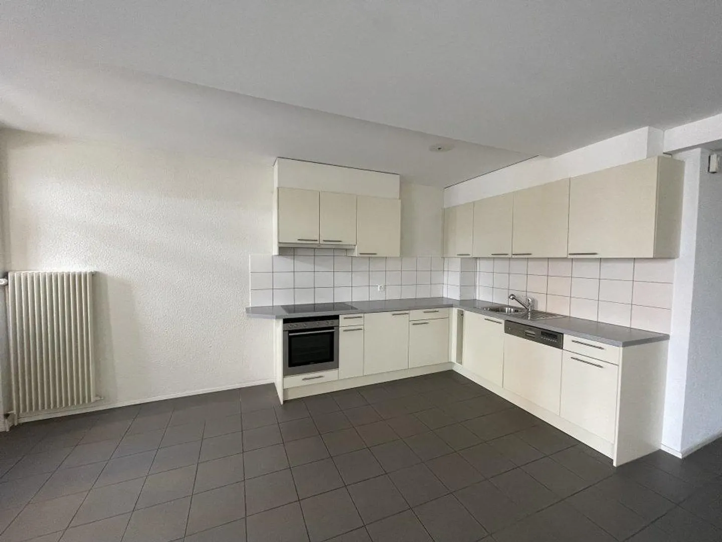 04540 - 2-room apartment - Daniel-Jeanrichard 7 - La Chaux-de-Fonds - Photo 1 of 3