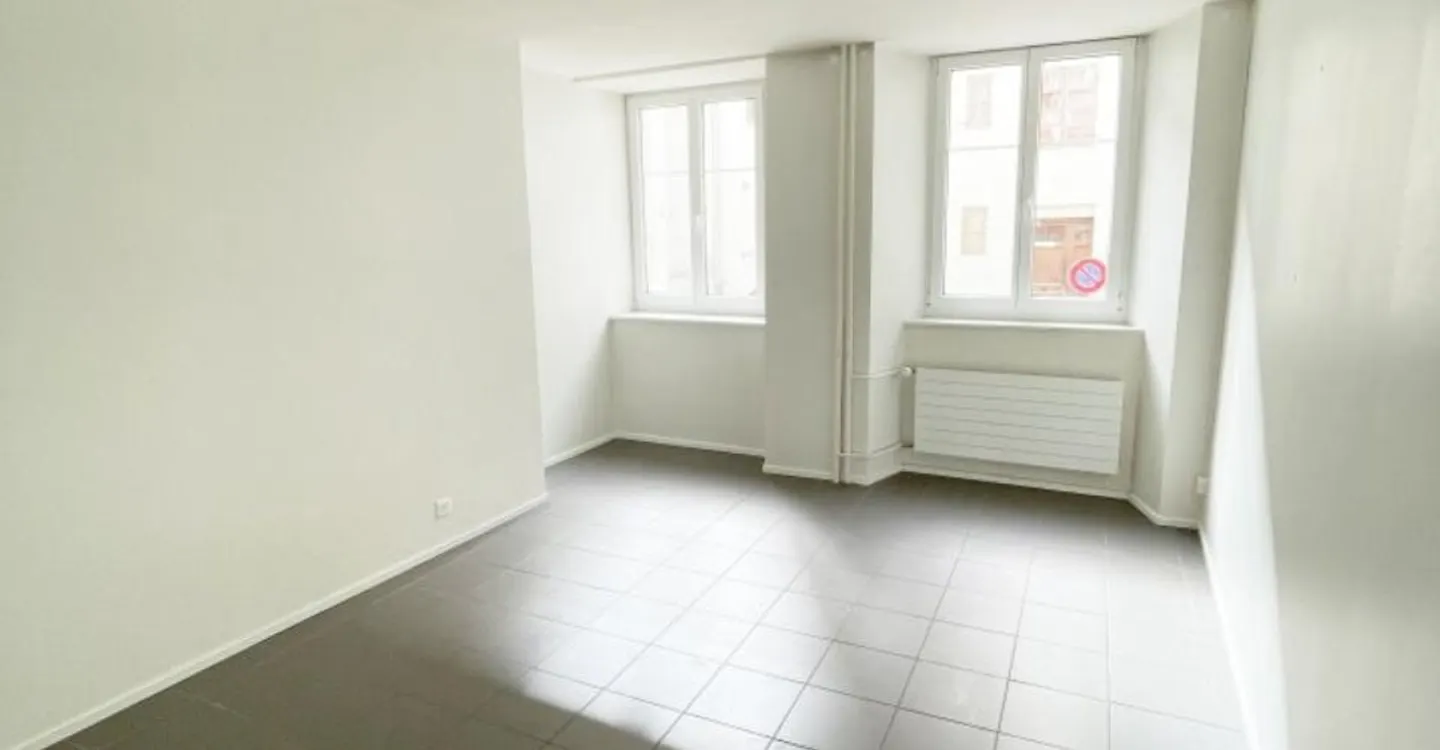 04540 - 2-room apartment - Daniel-Jeanrichard 7 - La Chaux-de-Fonds - Photo 3 of 3